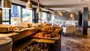 Live cooking buffet